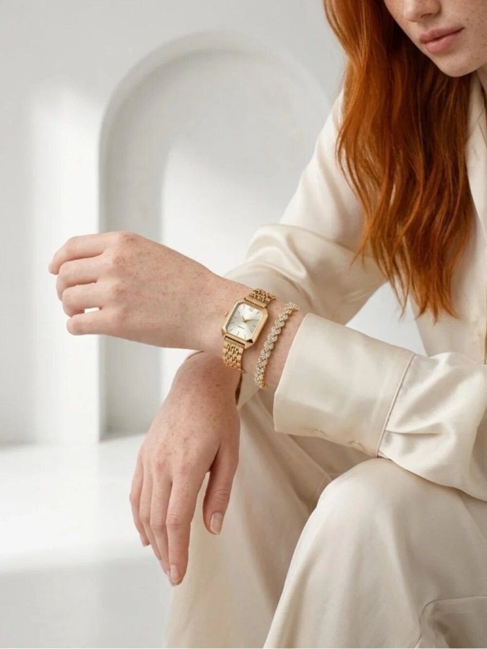 Gold Classic Quartz Women’s Elegant Bracelet Watch